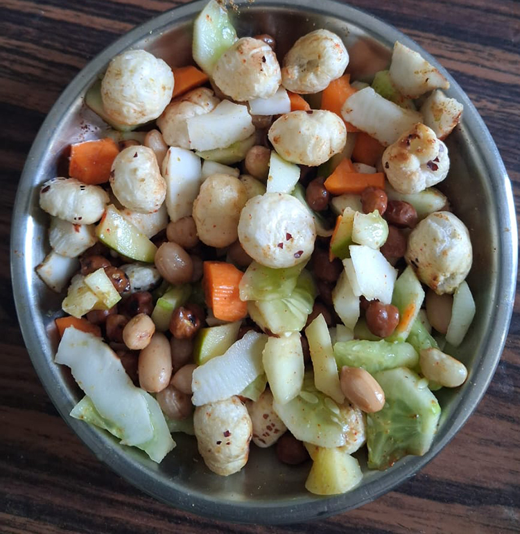 Chana Makhana salad